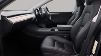 Tesla Model Y PERFORMANCE AWD