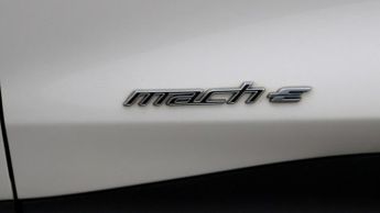 Ford Mustang Mach-E BASE