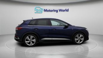 Audi Q4 e-tron S LINE