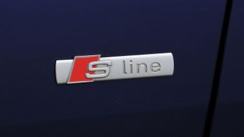 Audi Q4 e-tron S LINE