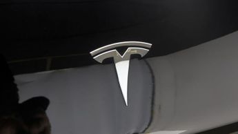 Tesla Model Y BASE