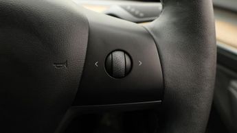 Tesla Model 3 MODEL 3