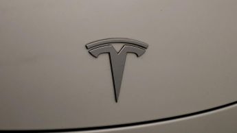 Tesla Model 3 MODEL 3