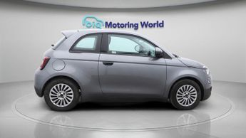 Fiat 500e ACTION