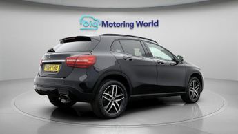 Mercedes-Benz GLA GLA 180 URBAN EDITION