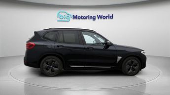 BMW iX3 PREMIER EDITION