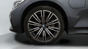 BMW 3 Series 330E M SPORT