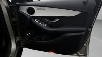 Mercedes-Benz GLC GLC 300 E 4MATIC AMG LINE