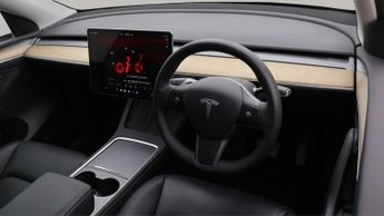 Tesla Model Y LONG RANGE AWD
