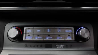 Hyundai KONA PREMIUM