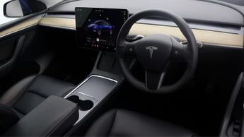 Tesla Model Y LONG RANGE AWD