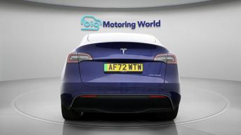 Tesla Model Y LONG RANGE AWD