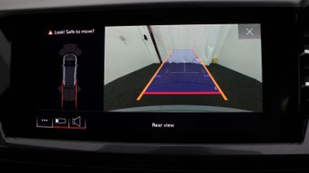 Audi Q4 e-tron S LINE