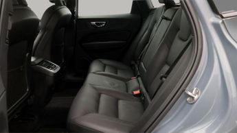 Volvo XC60 B5 PLUS AWD