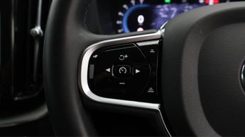 Volvo XC60 B5 PLUS AWD