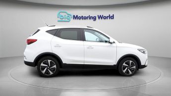 MG MG ZS TROPHY CONNECT