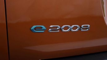 Peugeot E-2008 GT