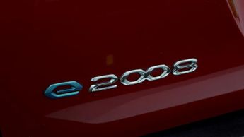 Peugeot E-2008 GT