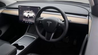 Tesla Model Y LONG RANGE AWD