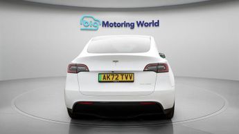 Tesla Model Y LONG RANGE AWD
