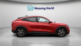 Ford Mustang Mach-E BASE