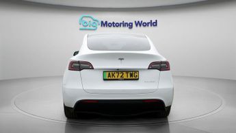 Tesla Model Y LONG RANGE AWD