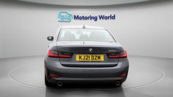 BMW 3 Series 330E SPORT PRO