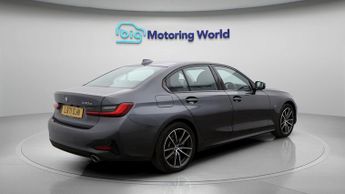 BMW 330 330E SPORT PRO