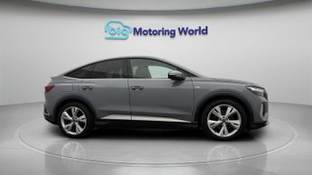 Audi Q4 e-tron SPORTBACK S LINE