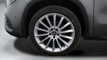 Mercedes-Benz GLA GLA 180 AMG LINE EDITION