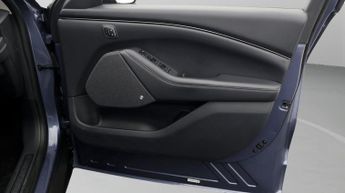 Ford Mustang Mach-E BASE