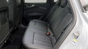 Audi Q4 e-tron S LINE