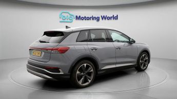 Audi Q4 e-tron S LINE