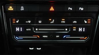 Volkswagen T-Roc R-LINE TSI DSG