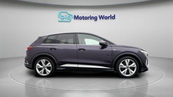Audi Q4 e-tron S LINE