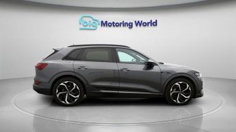 Audi E-Tron QUATTRO BLACK EDITION