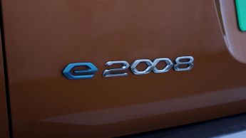 Peugeot E-2008 GT