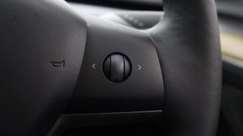 Tesla Model 3 MODEL 3