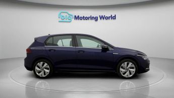 Volkswagen Golf STYLE ETSI DSG