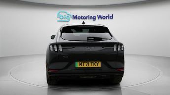 Ford Mustang Mach-E BASE