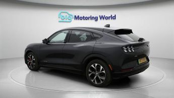 Ford Mustang Mach-E BASE