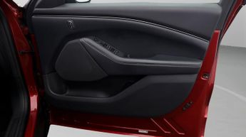 Ford Mustang Mach-E BASE