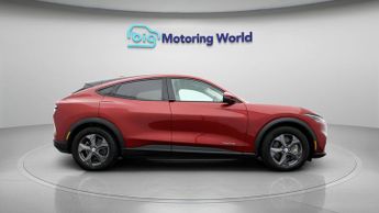 Ford Mustang Mach-E BASE