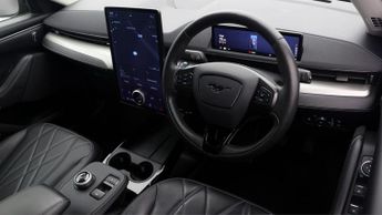 Ford Mustang Mach-E BASE