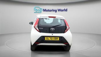 Toyota AYGO VVT-I X-PLAY X-SHIFT TSS