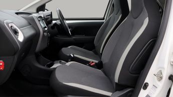 Toyota AYGO VVT-I X-PLAY X-SHIFT TSS