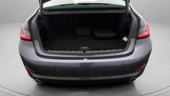 BMW 3 Series 330E SE PRO