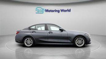 BMW 3 Series 330E SE PRO