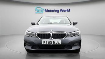 BMW 3 Series 330E SE PRO