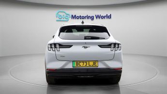 Ford Mustang Mach-E BASE